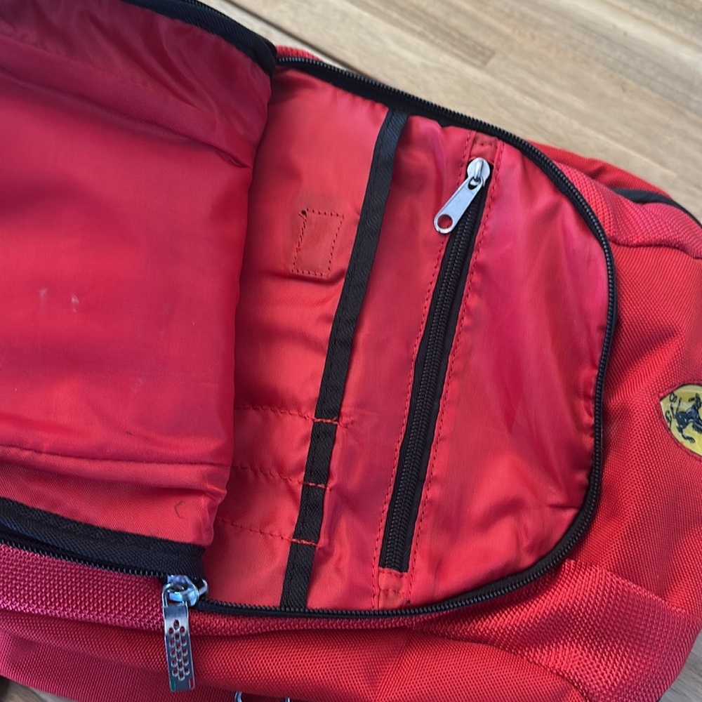 FERRARI ⭐️ BACKPACK - Picture 5 of 9